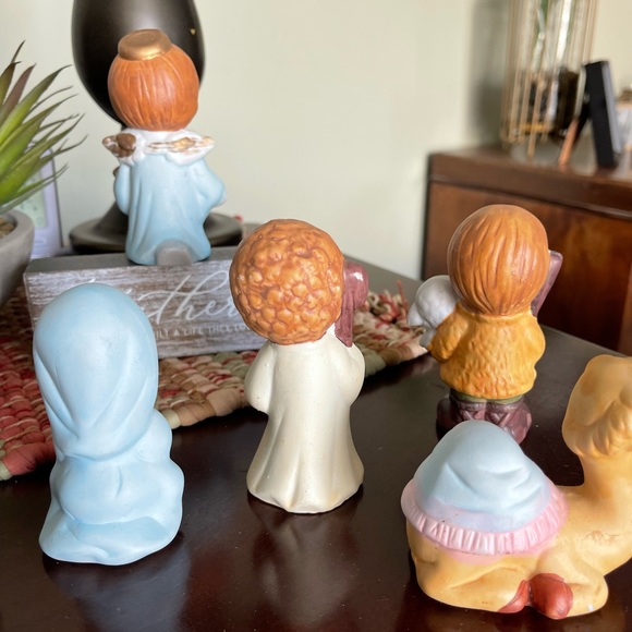 11 piece Nativity Set - Picture 7 of 8